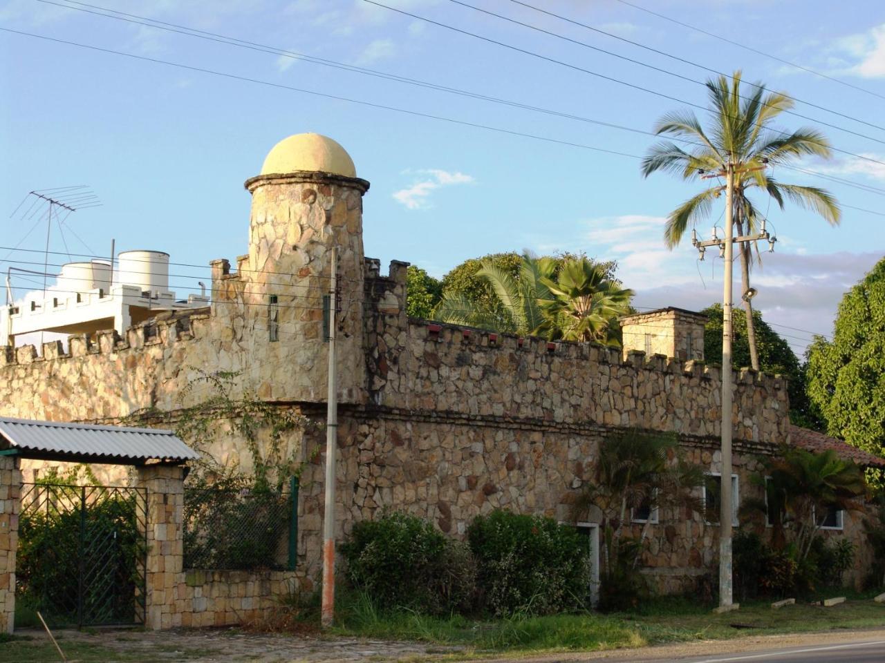 Hotel El Castillo Chinauta Exterior foto